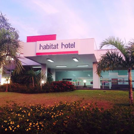 Habitat Hotel 皮拉苏农加 外观 照片