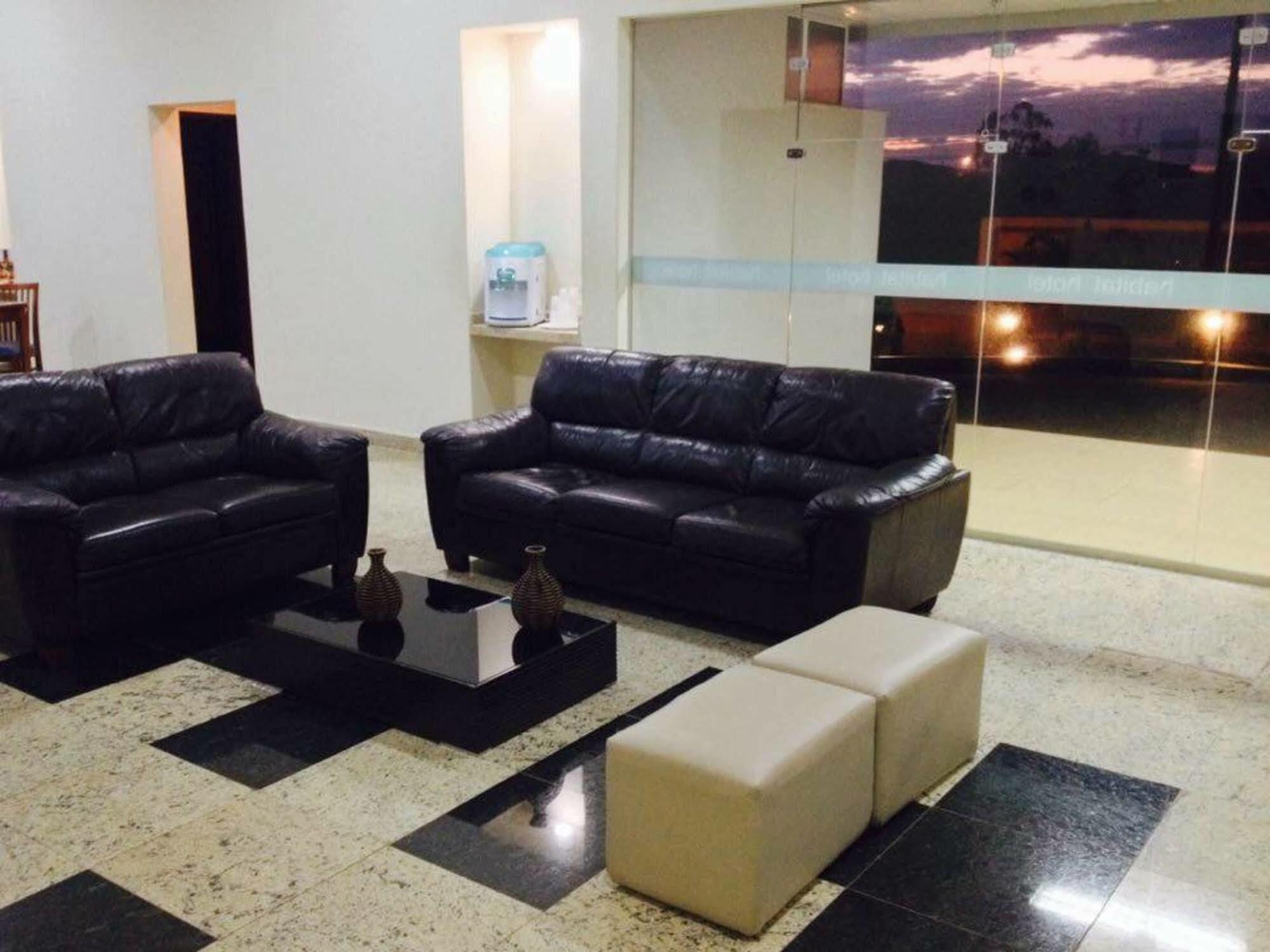 Habitat Hotel 皮拉苏农加 外观 照片